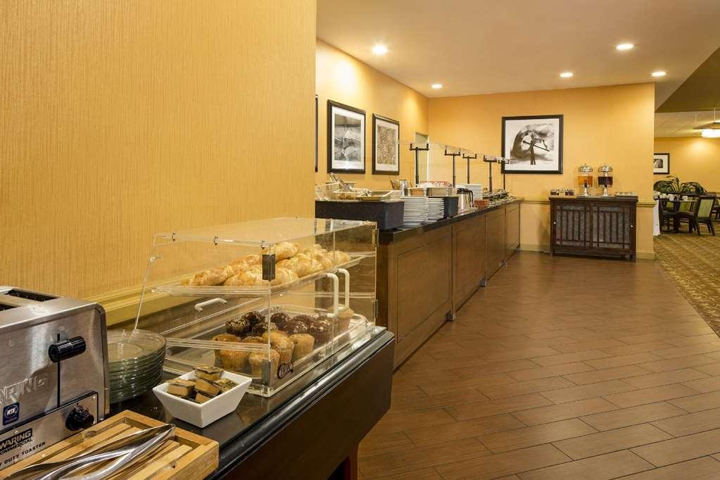 Doubletree By Hilton Hotel Raleigh - Brownstone - University レストラン 写真