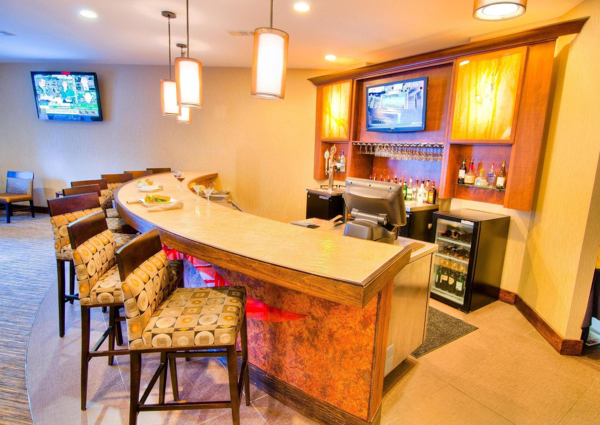 Doubletree By Hilton Hotel Raleigh - Brownstone - University エクステリア 写真