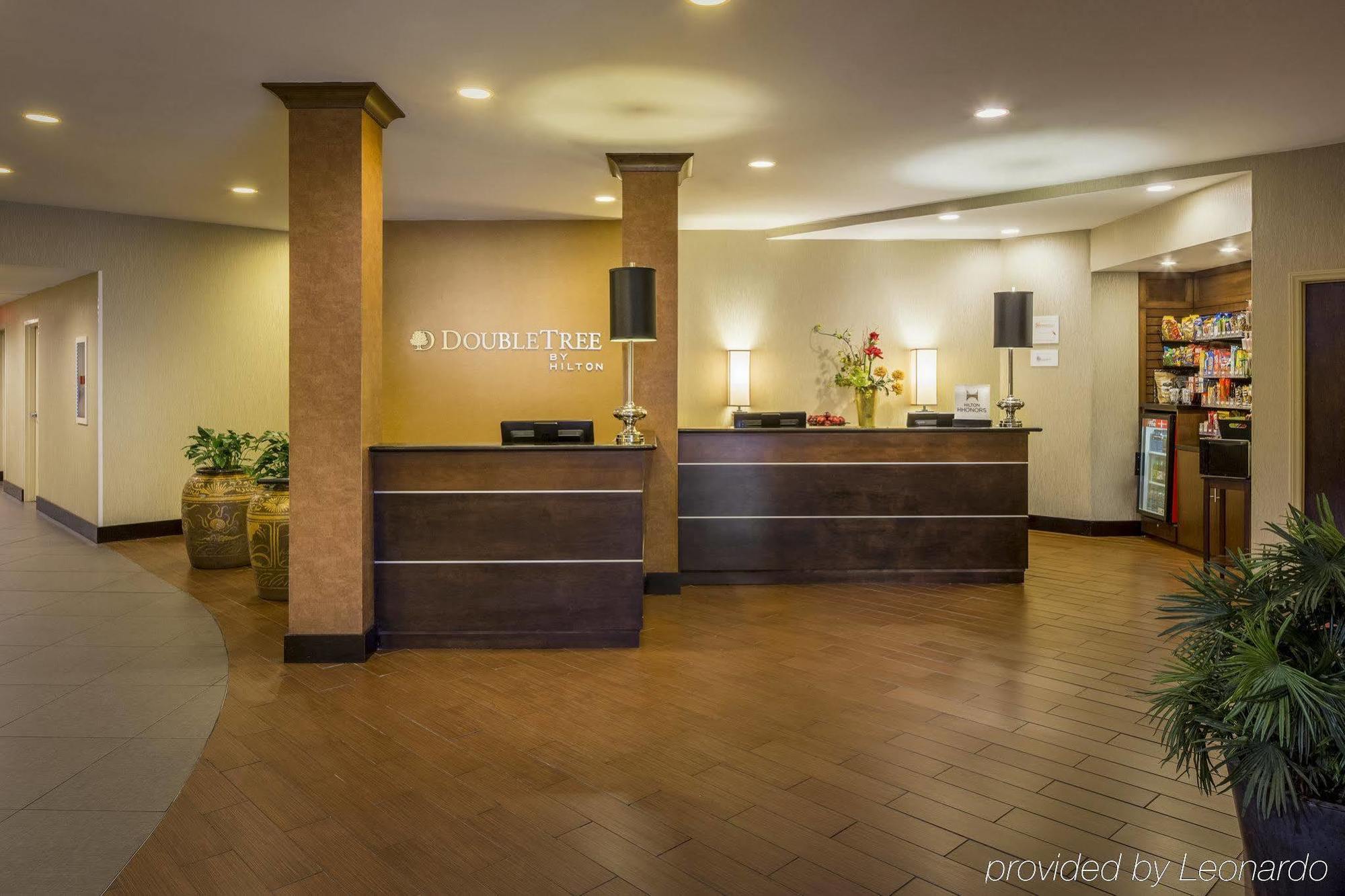 Doubletree By Hilton Hotel Raleigh - Brownstone - University エクステリア 写真