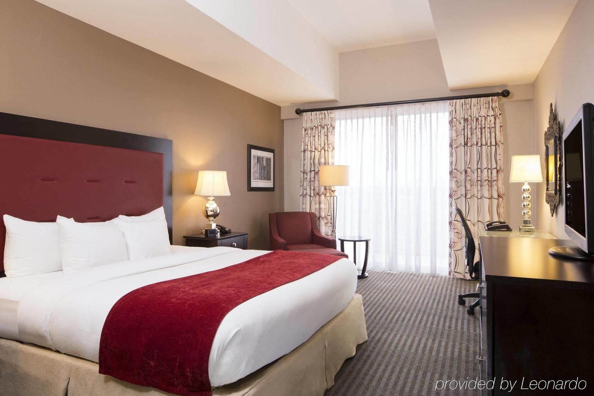 Doubletree By Hilton Hotel Raleigh - Brownstone - University エクステリア 写真