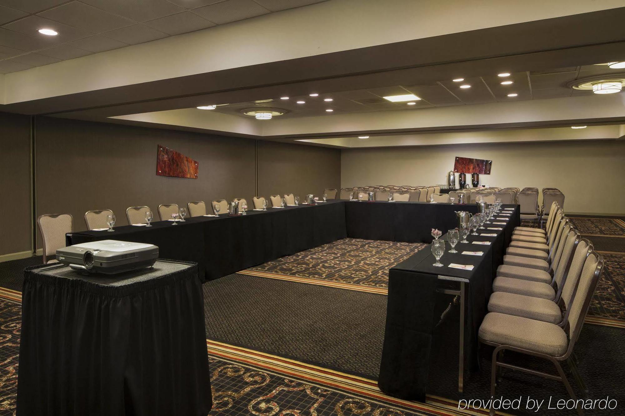 Doubletree By Hilton Hotel Raleigh - Brownstone - University エクステリア 写真
