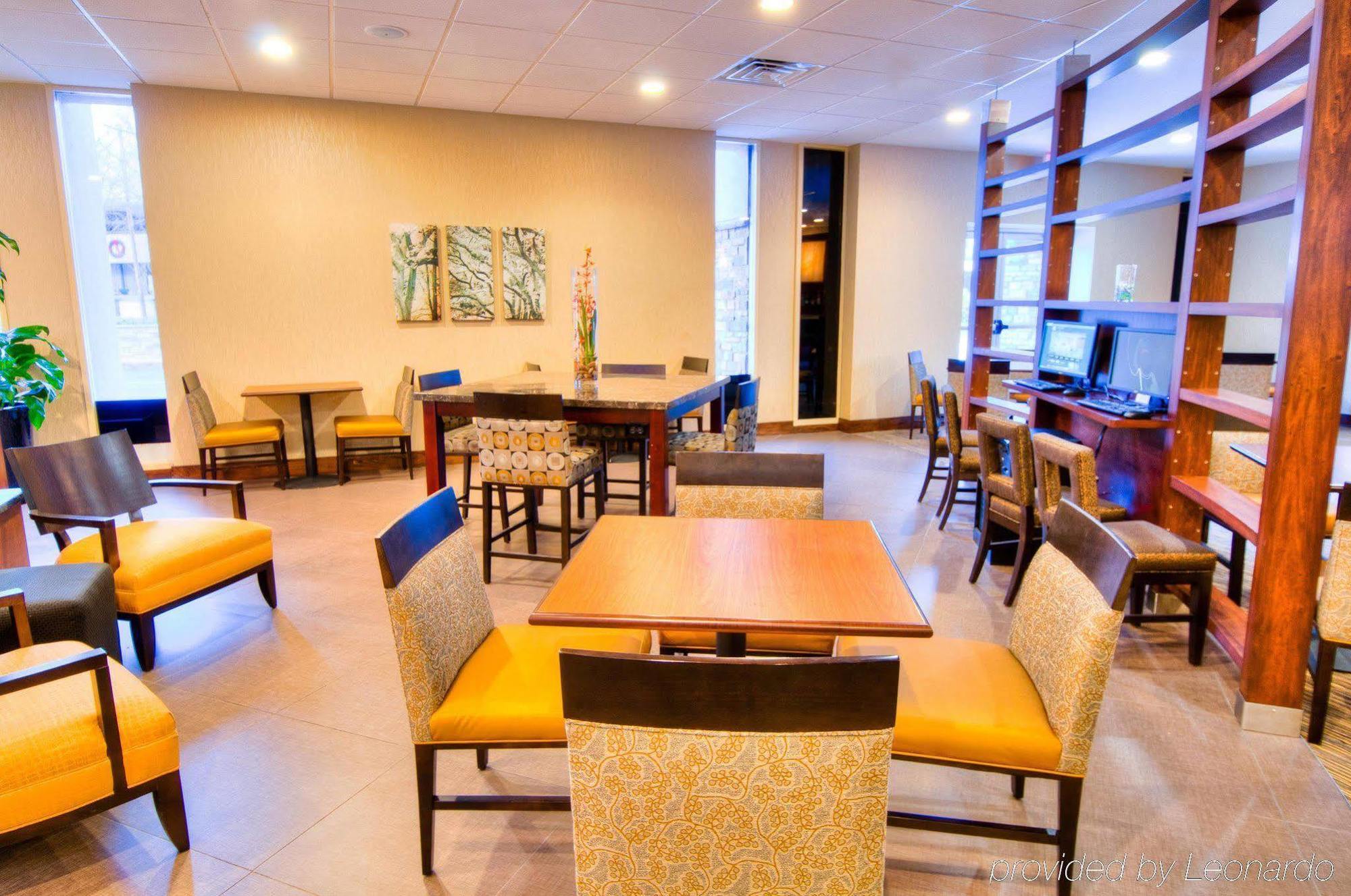 Doubletree By Hilton Hotel Raleigh - Brownstone - University エクステリア 写真
