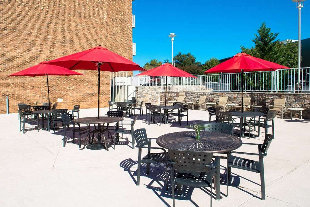 Doubletree By Hilton Hotel Raleigh - Brownstone - University エクステリア 写真