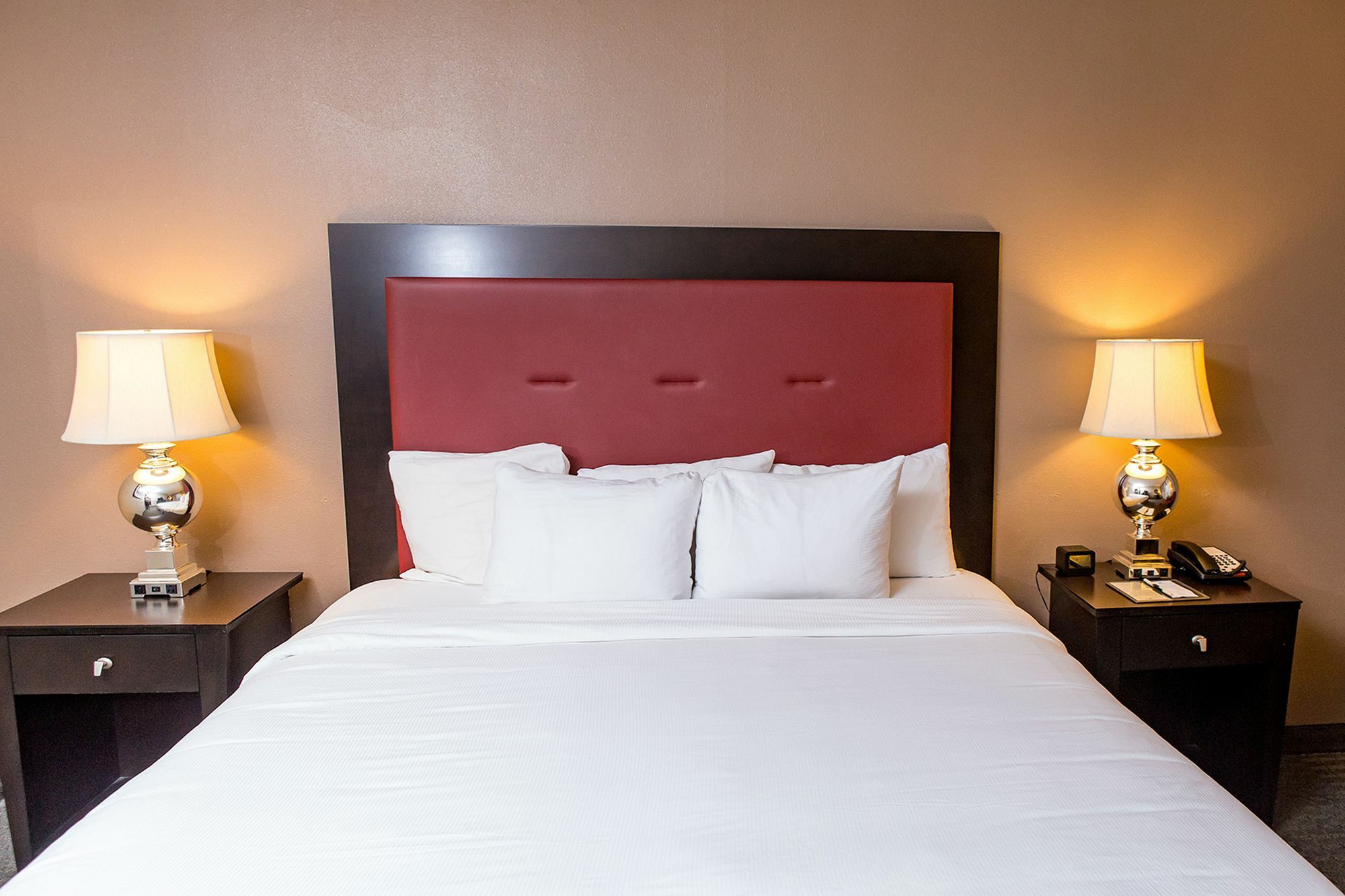 Doubletree By Hilton Hotel Raleigh - Brownstone - University エクステリア 写真