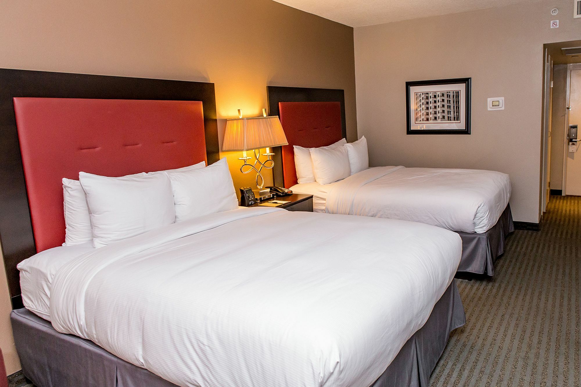 Doubletree By Hilton Hotel Raleigh - Brownstone - University エクステリア 写真